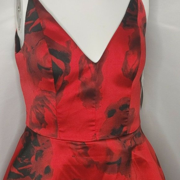 Floral Satin Sleeveless Red Dress - Picture 4 of 11